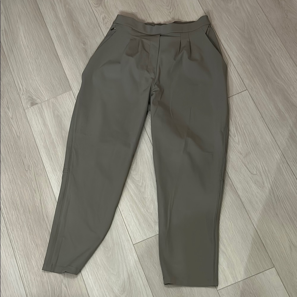 Lulu Essential HR pant